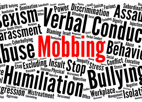 Descubre la diferencia entre mobbing y burnout en la evaluación pericial psicológica. Claves para probar el nexo causal en bajas e incapacidades laborales.