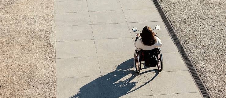 Descubre el rol del peritaje psicológico en el procedimiento de provisión de apoyos según la Ley 8/2021 en España. Evaluación de autonomía y capacidad.